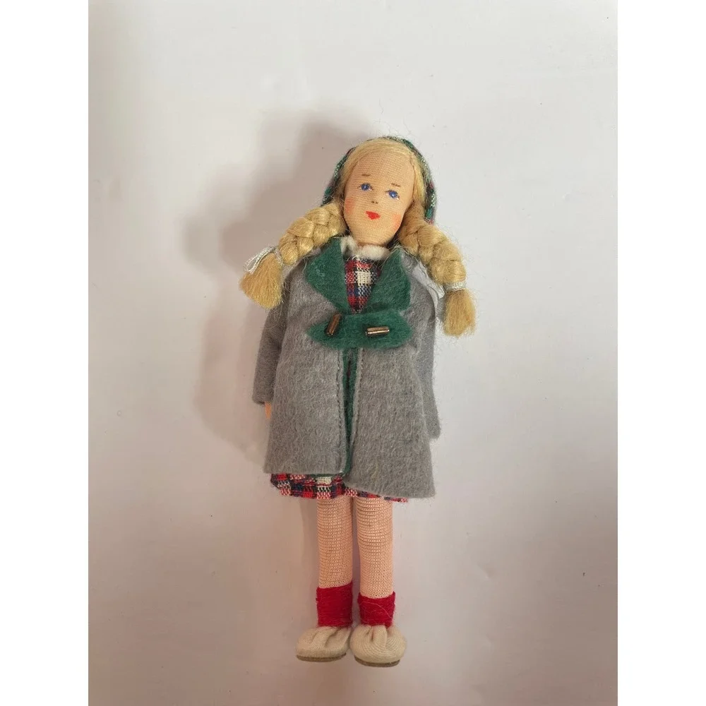 Vintage BAPS Miniature Folk Dolls Pair Hand Painted Traditional‎ European Set